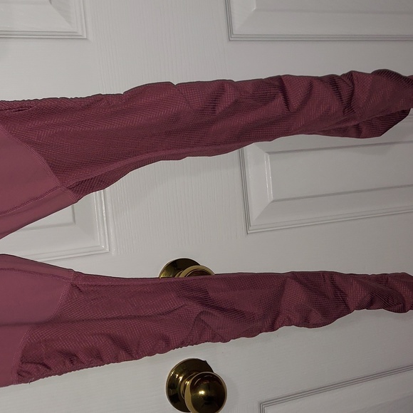 ⭐️SALE⭐️Fabletics set⭐️ bottoms xxs / top medium - Picture 2 of 5